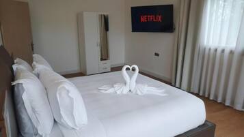 Doppia Comfort, balcone, vista giardino | Biancheria da letto di alta qualità, materassi a doppio strato