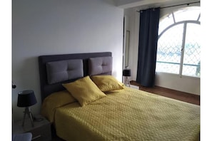 3 Schlafzimmer, Bügeleisen/Bügelbrett, WLAN, Bettwäsche