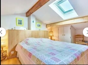 Room - Vrbo Property (Saint-Cyprien)