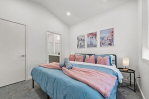 Iron/ironing board, Internet, bed sheets - Central 3BR Townhome | Near WEM | Family Friendly (Edmonton)