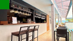 Bar (en la propiedad)