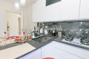 Private kitchen - Wonderful Sea View Apartment (Genova)