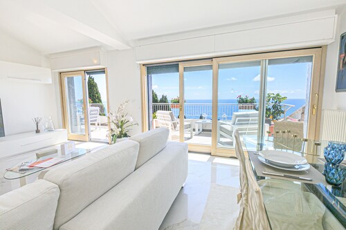 Wonderful Sea View Apartment