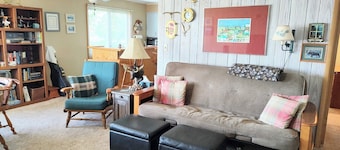 Lovely 3-bedroom condo with AC in charming Okoboji