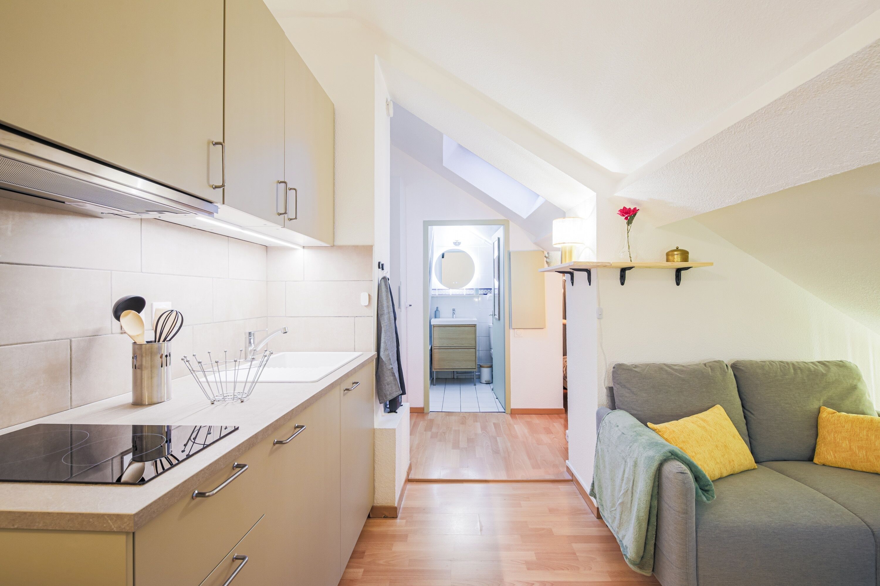 Fridge, microwave, coffee/tea maker, toaster