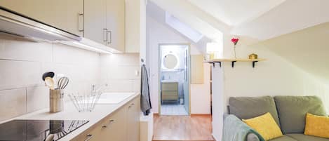 Fridge, microwave, coffee/tea maker, toaster
