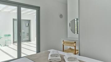 Duplex, Partial Sea View | Blackout curtains, iron/ironing board, free cots/infant beds, free WiFi