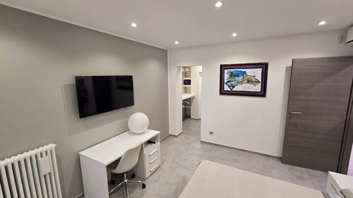 Olly's Nest: 2 Bedrooms, 2 Bathrooms and Parking Space