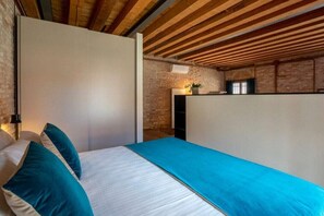 Room - Designer Loft with Panoramic Terrace in Historic Cannaregio (Venezia)