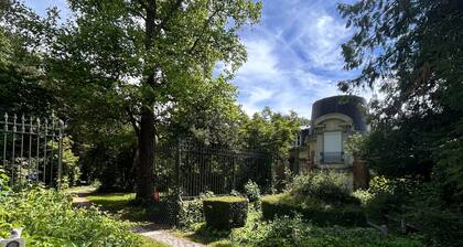 Petite maison à l'orée du bois