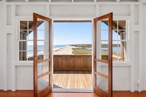 Oceana: Beachfront Estate, Period Charm, Sleeps 8