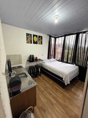 1 bedroom, free WiFi, bed sheets