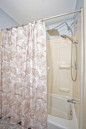 Haartrockner, Shampoo