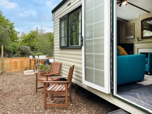 Station House Retreat with private hot tub
