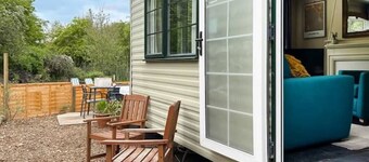 Station House Retreat with private hot tub