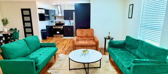 Spacious Modern Glam House Minutes To Downtown