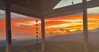 The Aerie · Brand-New Retreat with Unmatched Views, Backing National Forest