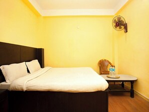 6 bedrooms, free WiFi, bed sheets - Meet & Spice: Your Ultimate Food & Stay Hub in Thamel (Kathmandu)