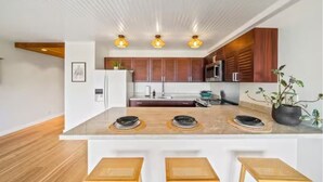 Private kitchen - Surf Rider, Newly Remodeled, Walk Out Lanai, Ocean View, 2ACs, 350Steps to Kam 1 (Kihei)