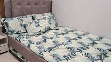 1 bedroom, bed sheets