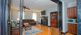 Timelessly Restored 2-Bed Fl 2 Apt @DowntownAlbany