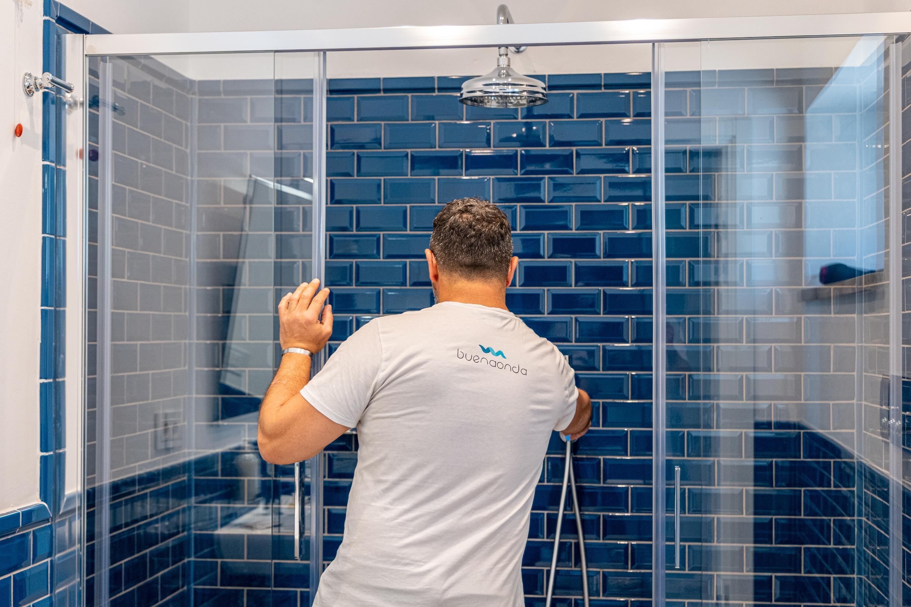 Doccia, asciugacapelli, bidet, asciugamani