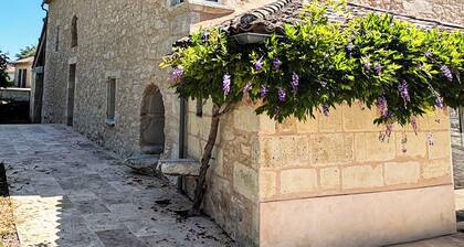 Gorgeous 5-bedroom country house in charming Pujols awaits you