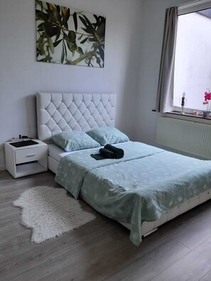 1 Schlafzimmer, Bügeleisen/Bügelbrett, Bettwäsche