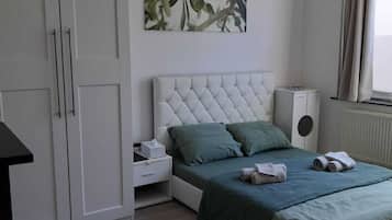 1 Schlafzimmer, Bügeleisen/Bügelbrett, Bettwäsche