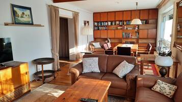 TV, books