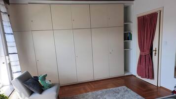 3 bedrooms, desk, iron/ironing board, travel cot