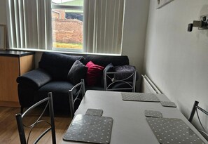 Living area - City Comfort Retreat in Liverpool (Liverpool)