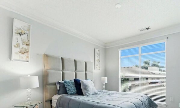 2 bedrooms, iron/ironing board, free WiFi, bed sheets - Charming 2-bedroom apartment in Atlantic station/ Near World Cup (Atlanta)