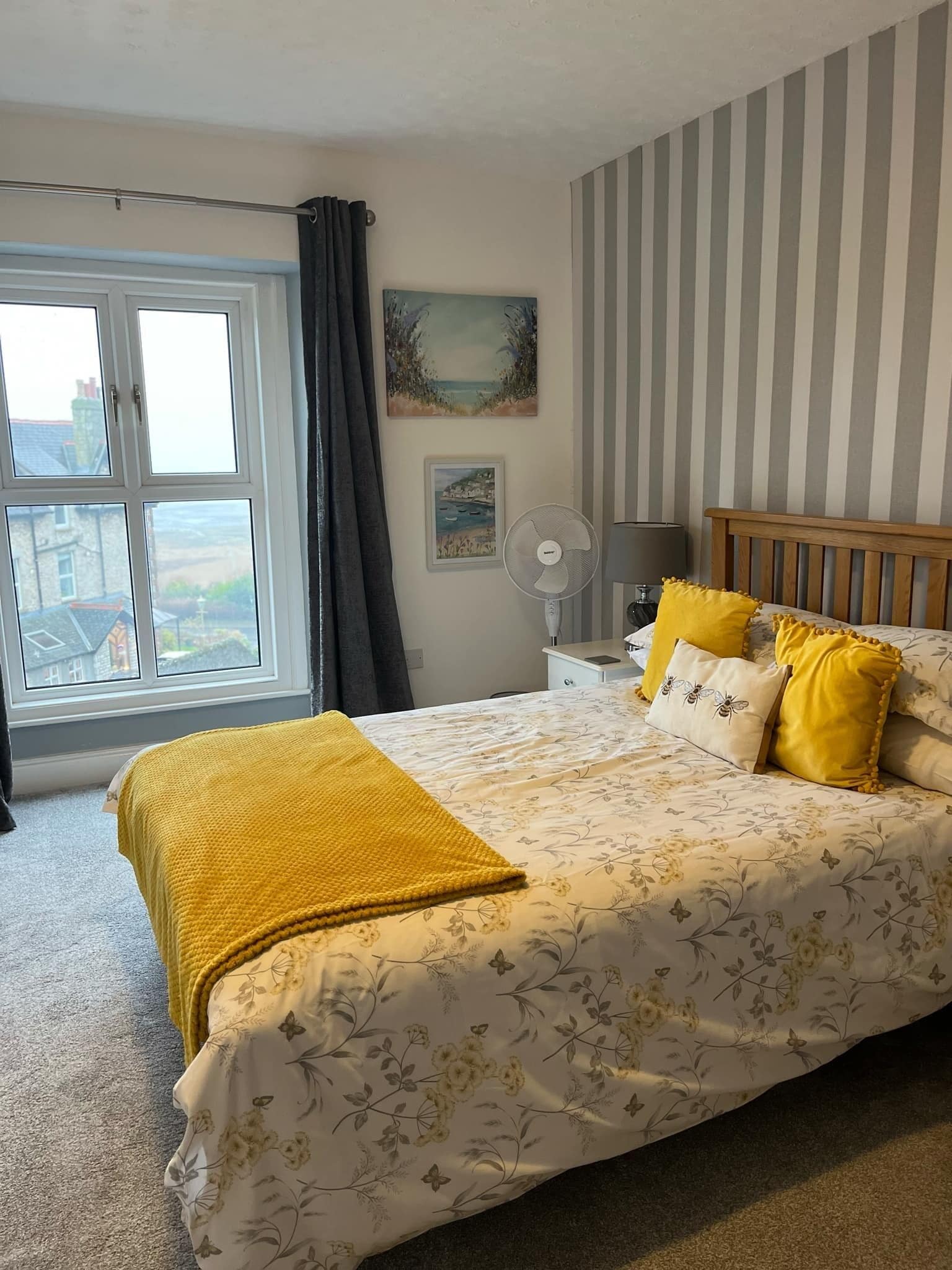 2 bedrooms, iron/ironing board, travel cot, free WiFi