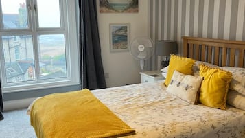 2 bedrooms, iron/ironing board, travel cot, free WiFi