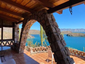 Outdoor dining - John Wayne .\\//. Casa Top Hill (Heroica Mulegé)