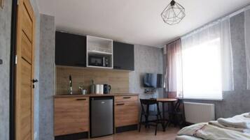 1 bedroom, internet, bed sheets