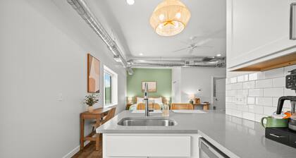 Studio King - Freshwater Inn - Bridgman, MI