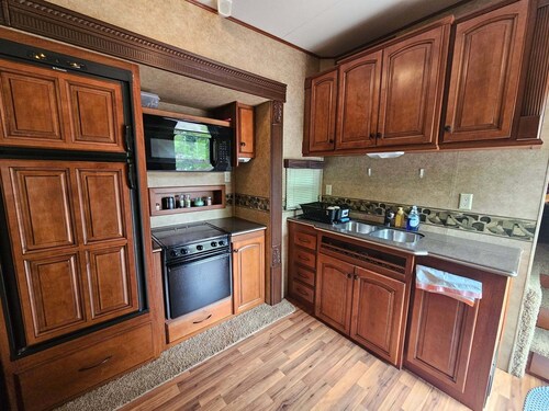 Cozy RV Rental at Sleepy Hollow Campgrounds