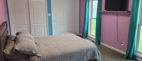 4 bedrooms, WiFi, bed sheets