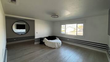 4 bedrooms, WiFi, bed sheets