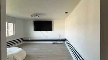 4 bedrooms, WiFi, bed sheets