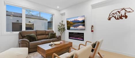 TV, fireplace, stereo
