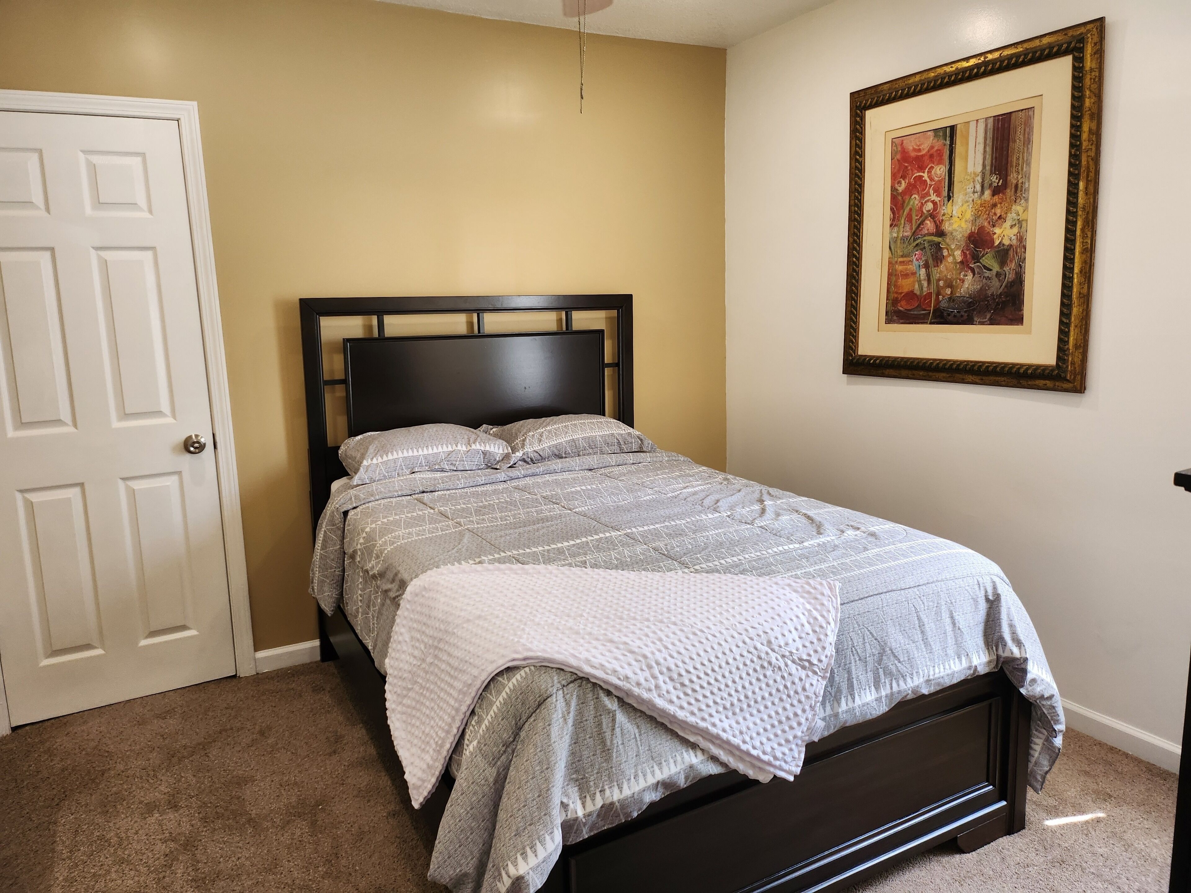 2 habitaciones, tabla de planchar con plancha y wifi gratis 