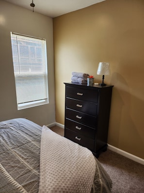 Room - Cozy 2-bedroom bed & breakfast in serene Kansas City (Kansas City)