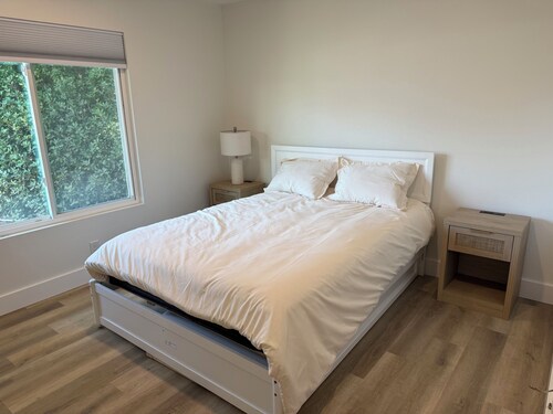 Walk to Ellwood Mesa & Beach 4BR Home Near UCSB with Pool Access