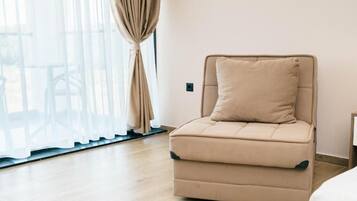 Ropa de cama de alta calidad y escritorio