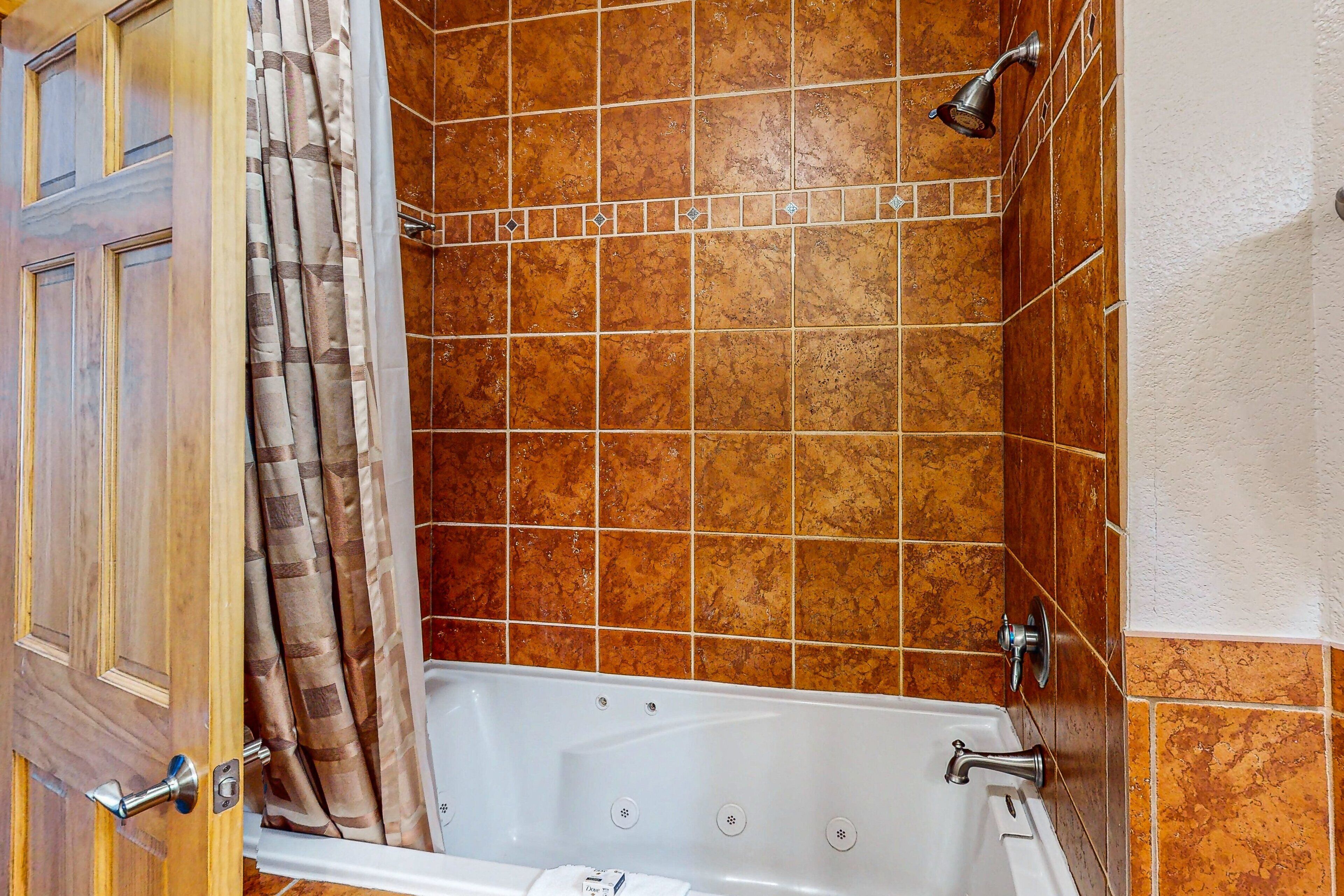 House, Multiple Beds, Mountain View (Tranquil Trails Lodge) | Bathroom