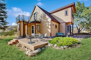 Exterior - Spacious Cabin With Stunning Views, Wifi, Fully Stocked Kitchen & W/D (Drake)