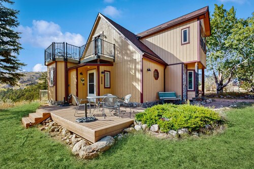 Spacious Cabin With Stunning Views, Wifi, Fully Stocked Kitchen & W/D